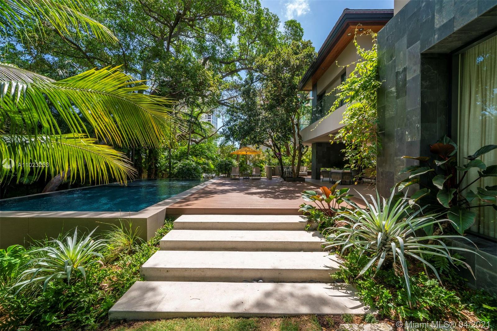 BRICKELLS FLAGLER - Residential