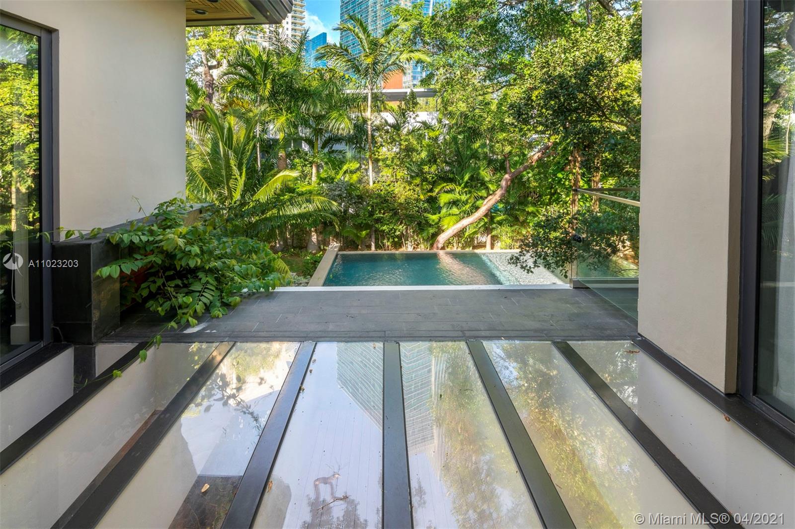 BRICKELLS FLAGLER - Residential