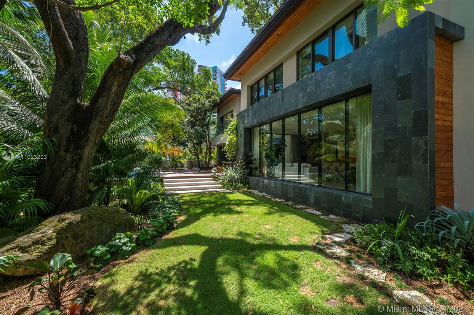 BRICKELLS FLAGLER - Residential