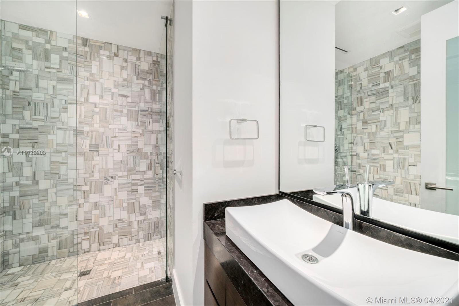 BRICKELLS FLAGLER - Residential