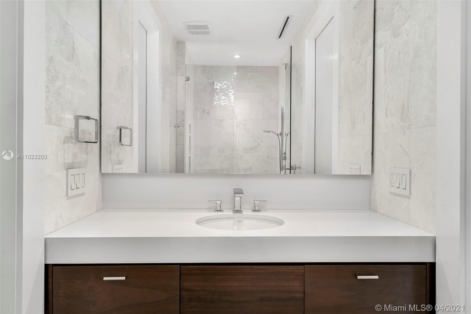 BRICKELLS FLAGLER - Residential