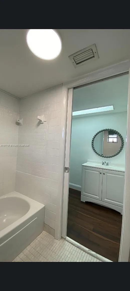 LAKE CLARKE GARDENS CONDO - Residential Lease