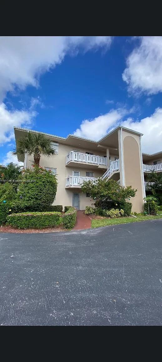 LAKE CLARKE GARDENS CONDO - Residential Lease