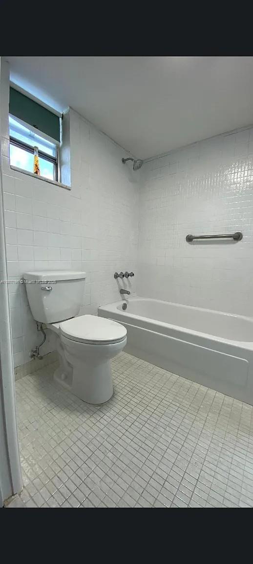 LAKE CLARKE GARDENS CONDO - Residential Lease