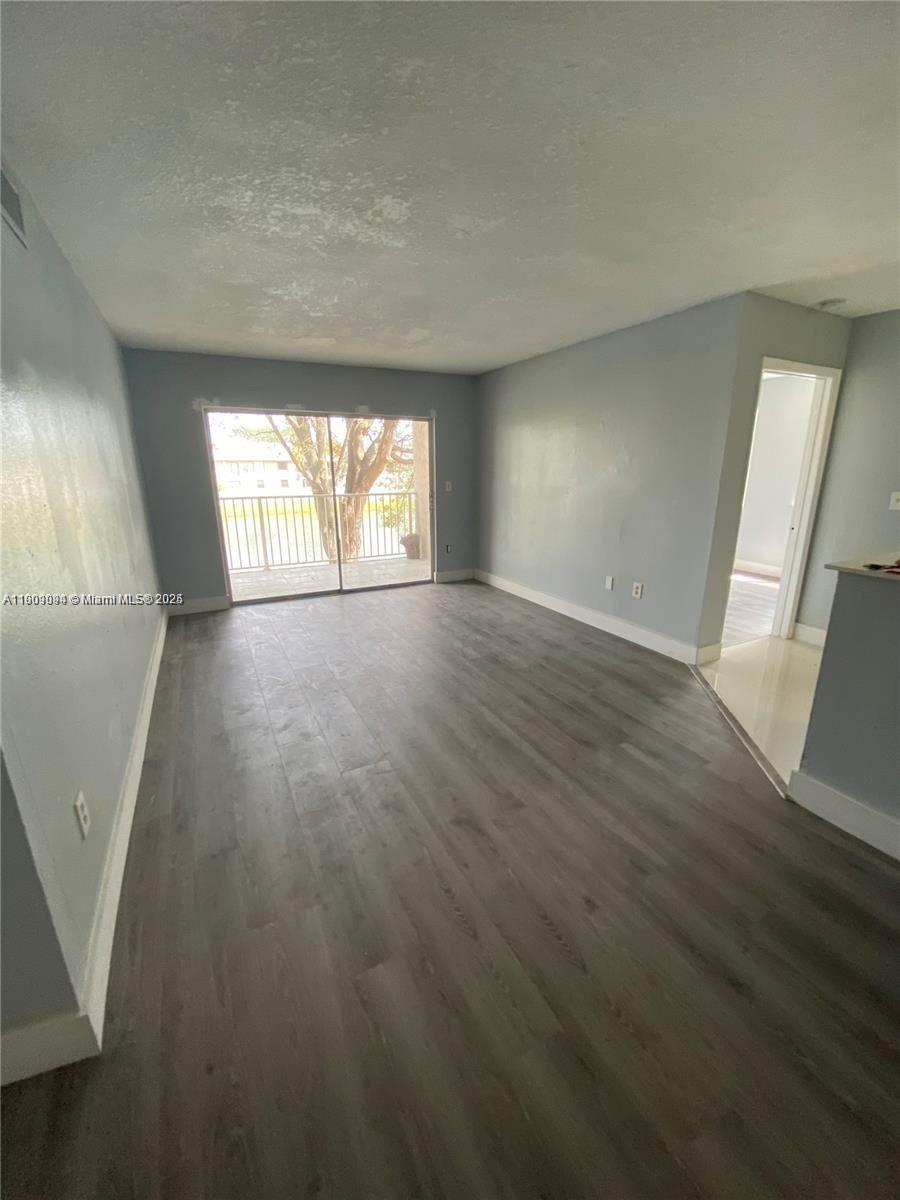 KENDALL LAKE TOWERS CONDO - Residential Lease