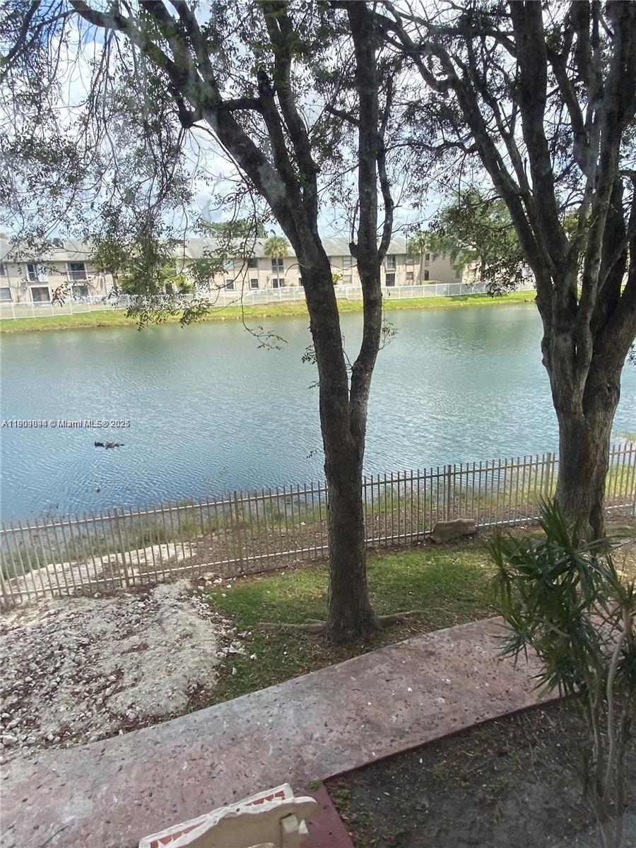 KENDALL LAKE TOWERS CONDO - Residential Lease