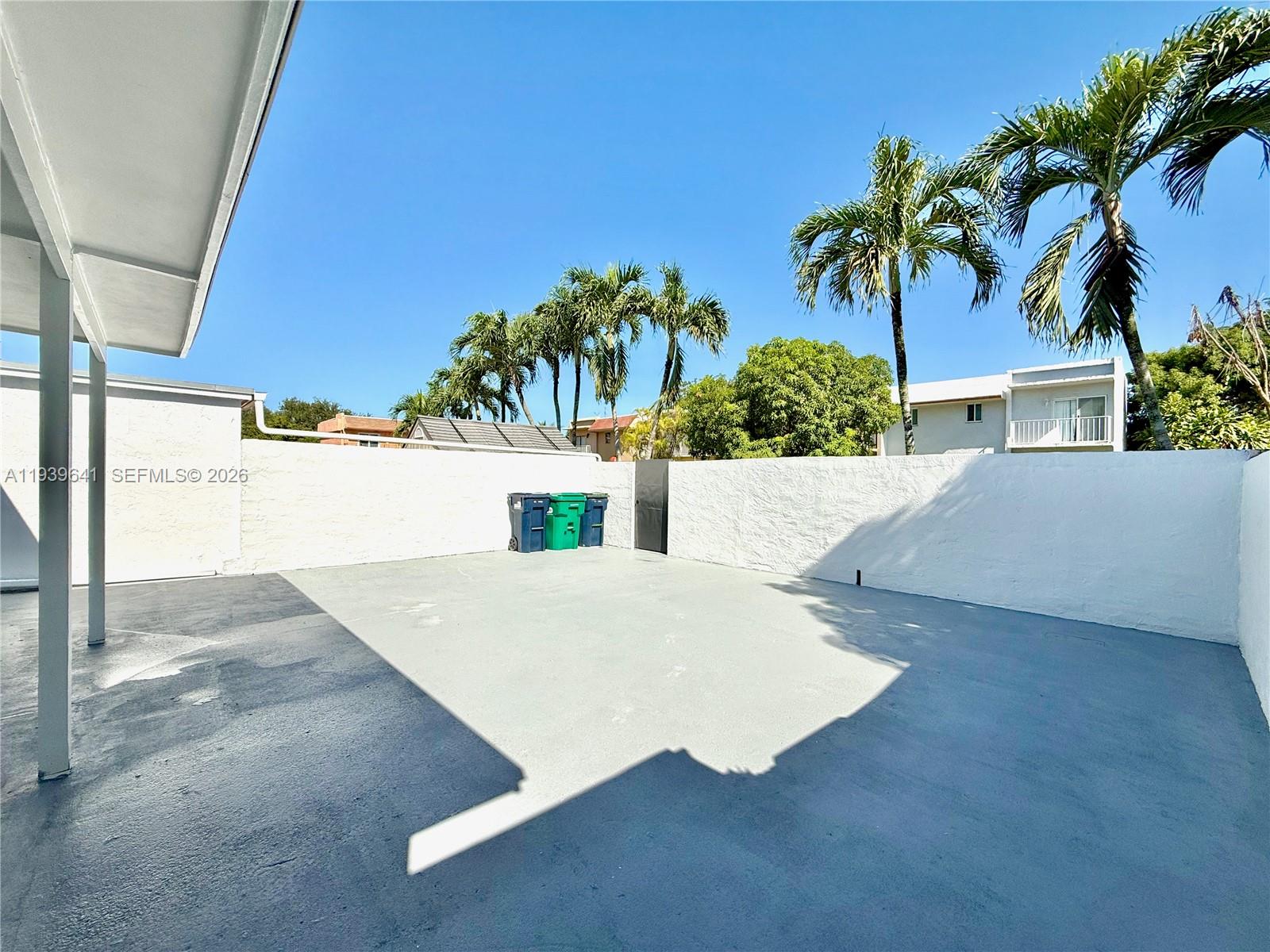 KARLAN TOWNHOUSE - Residential