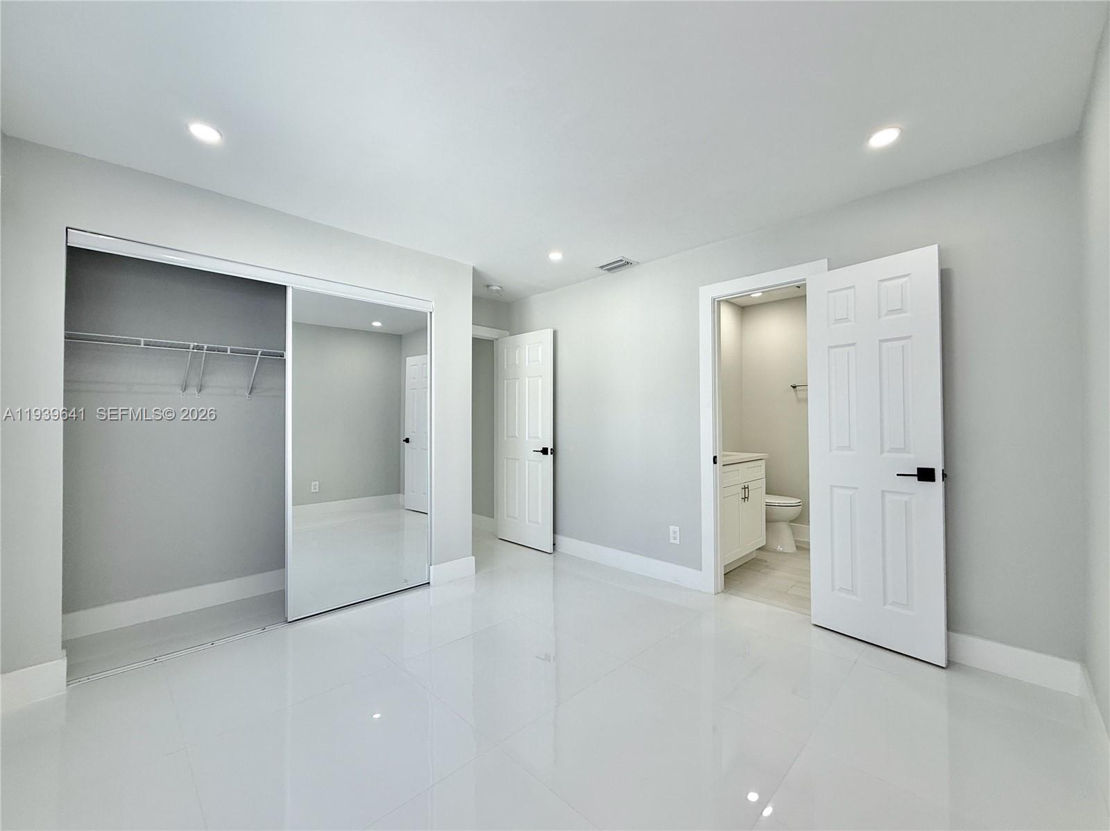 KARLAN TOWNHOUSE - Residential