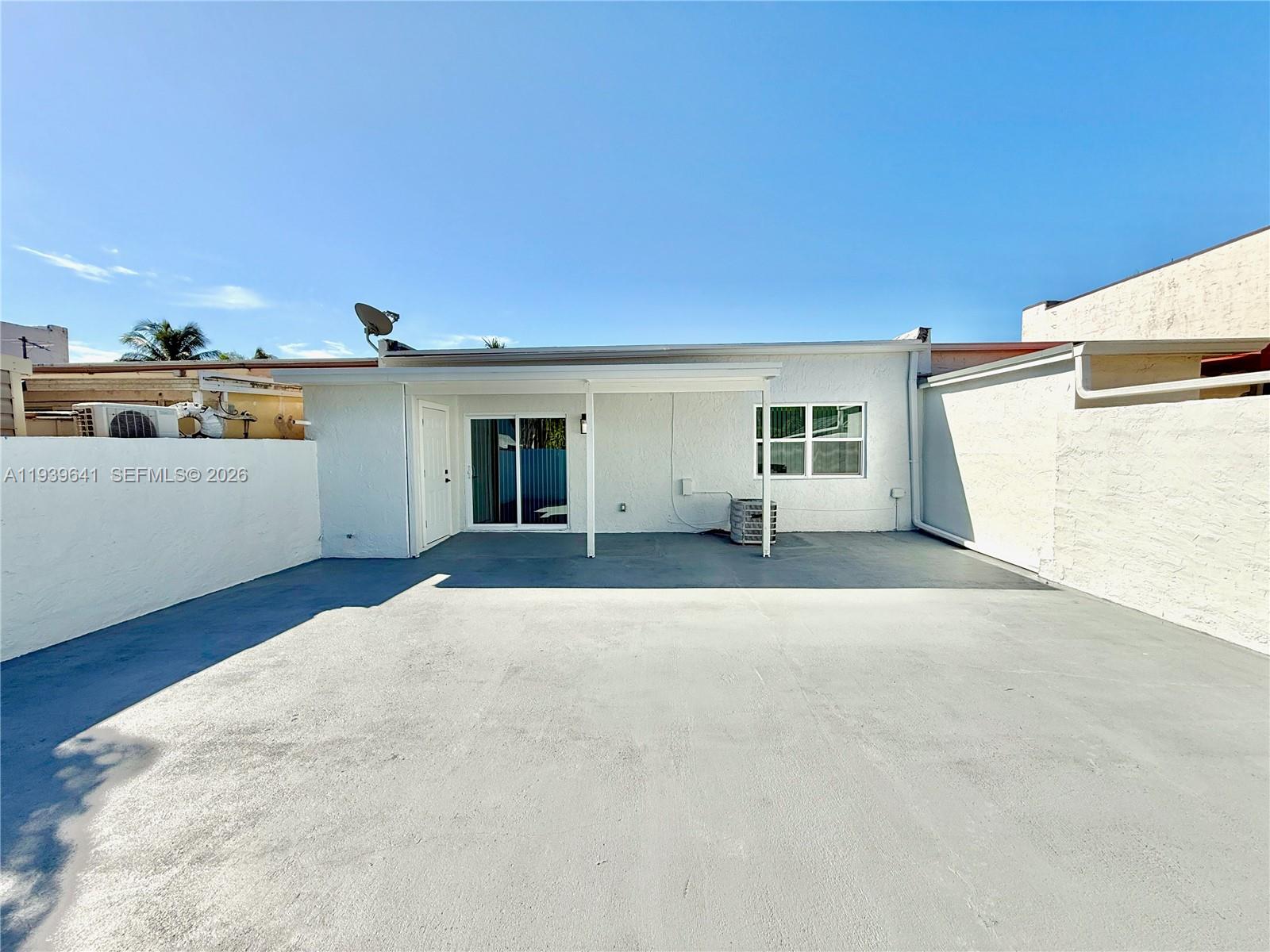 KARLAN TOWNHOUSE - Residential