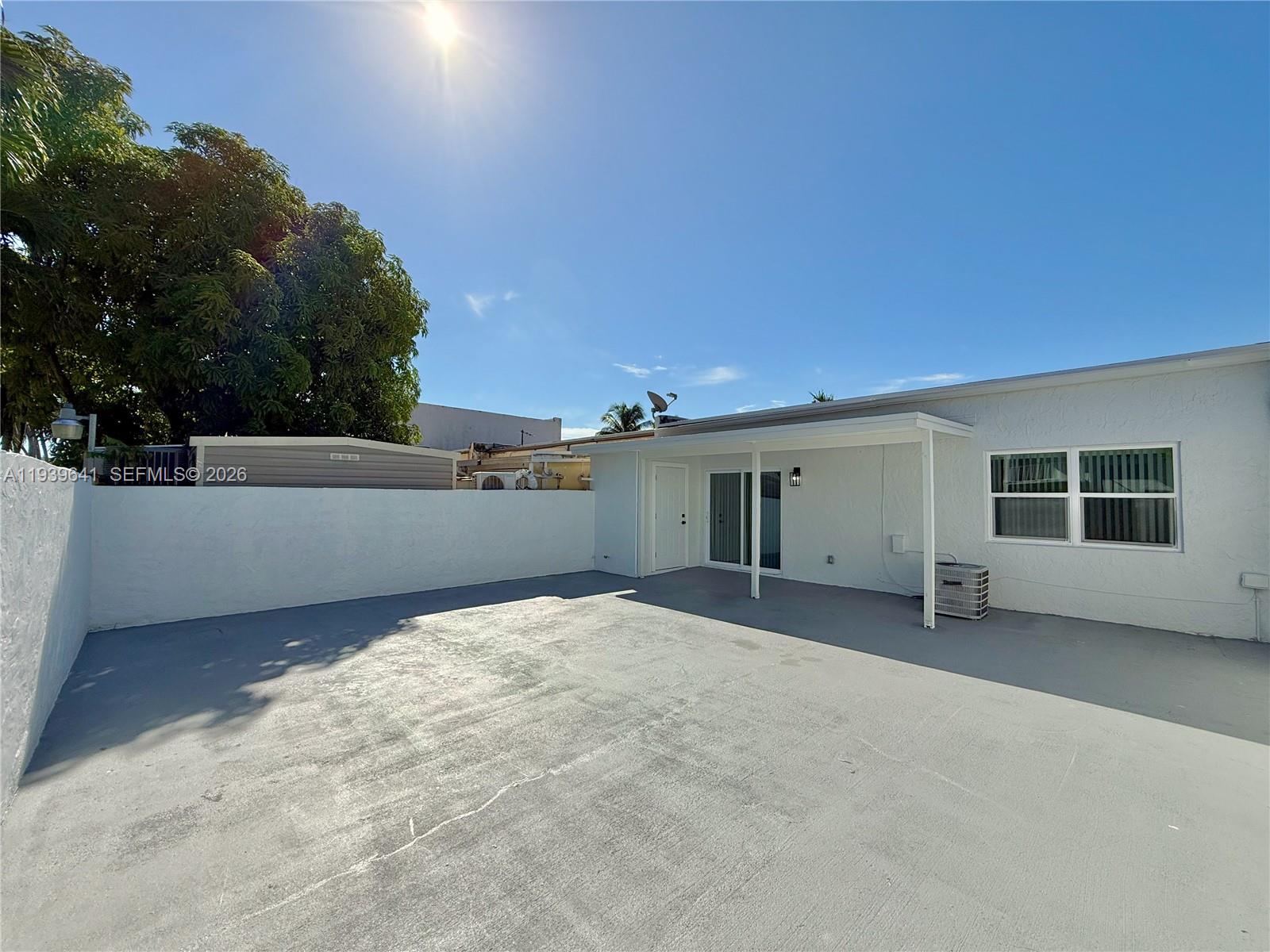 KARLAN TOWNHOUSE - Residential