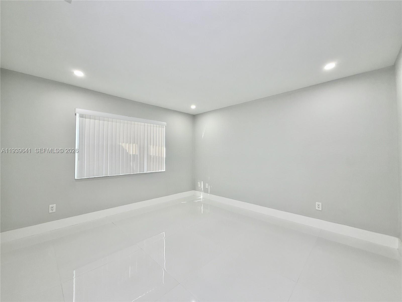 KARLAN TOWNHOUSE - Residential