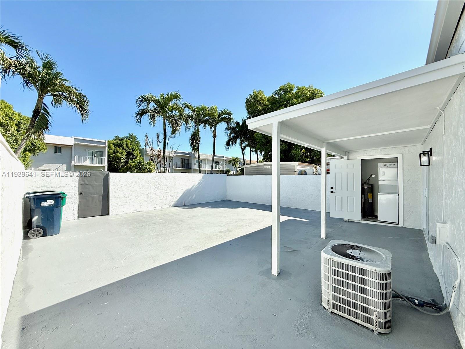 KARLAN TOWNHOUSE - Residential