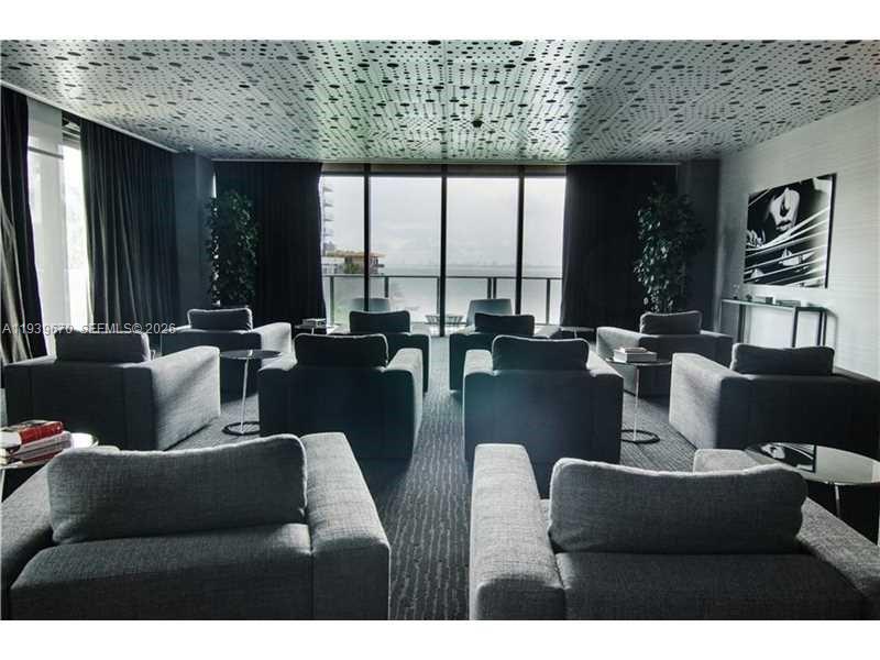 ICON BAY - Residential