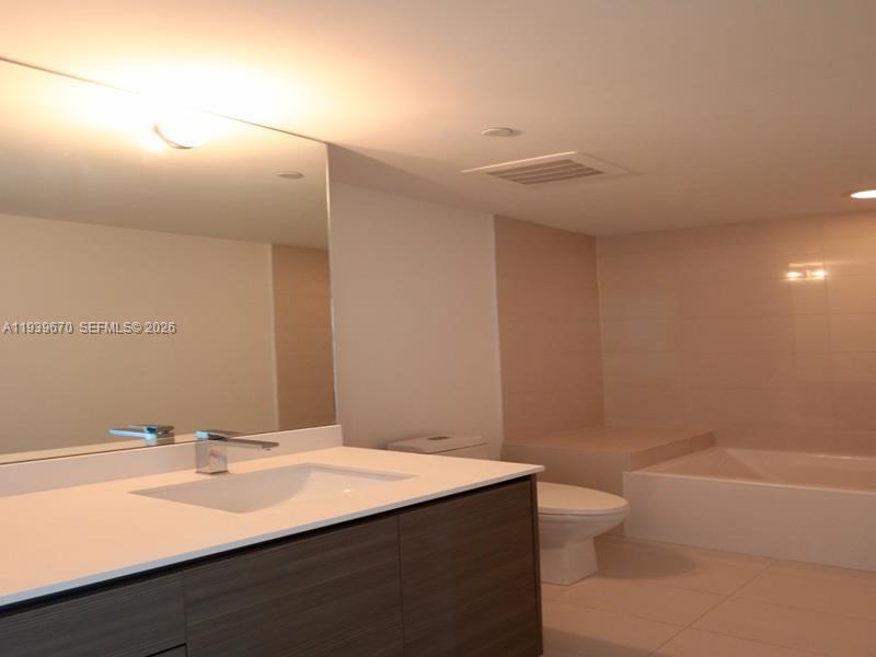 ICON BAY - Residential