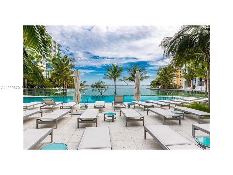 ICON BAY - Residential