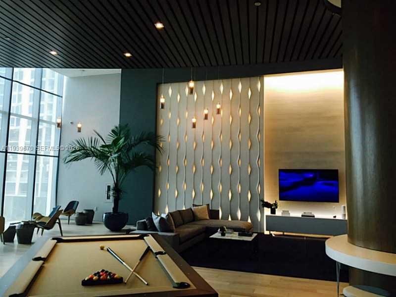 ICON BAY - Residential