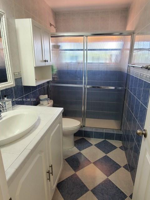 LINDGREN WEST - Residential