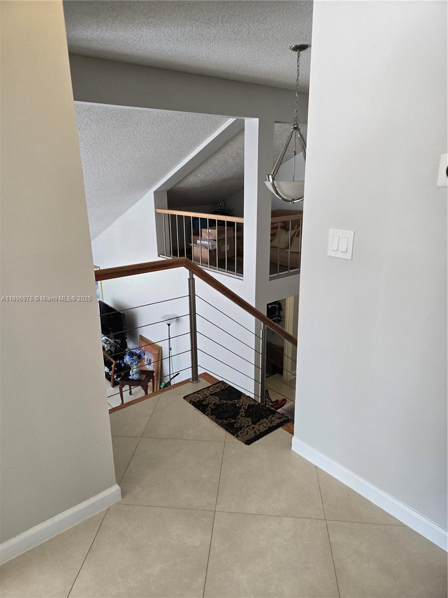 LINDGREN WEST - Residential