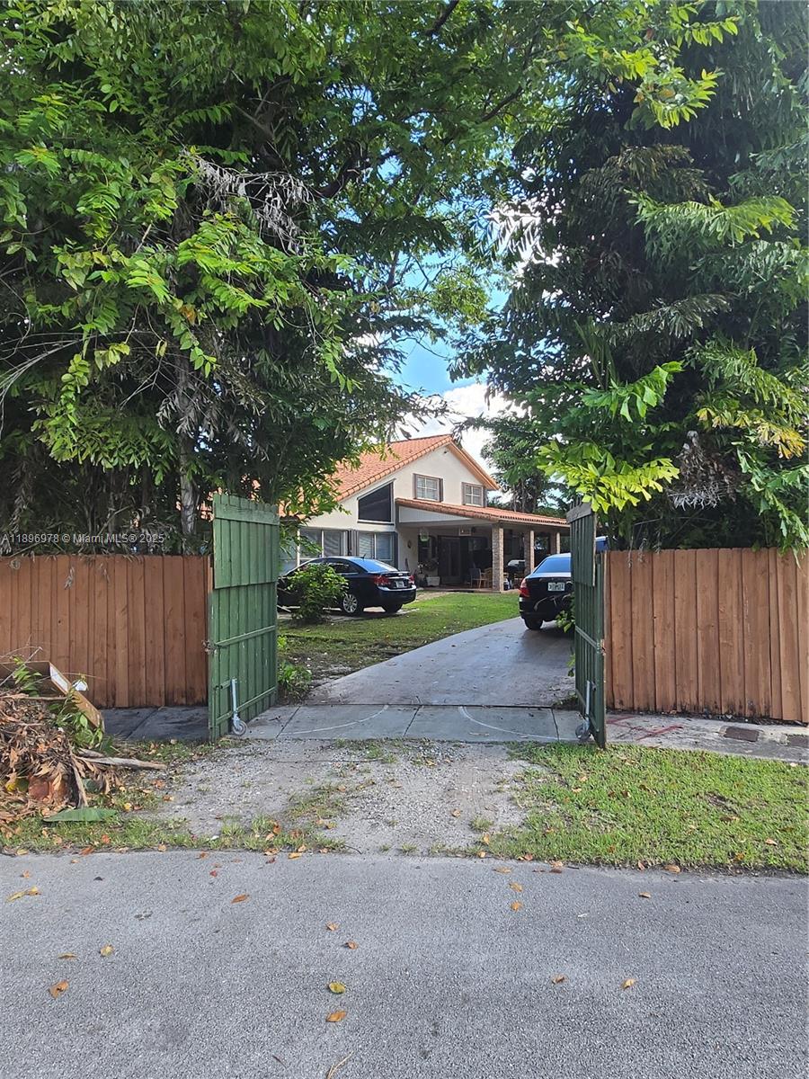 LINDGREN WEST - Residential