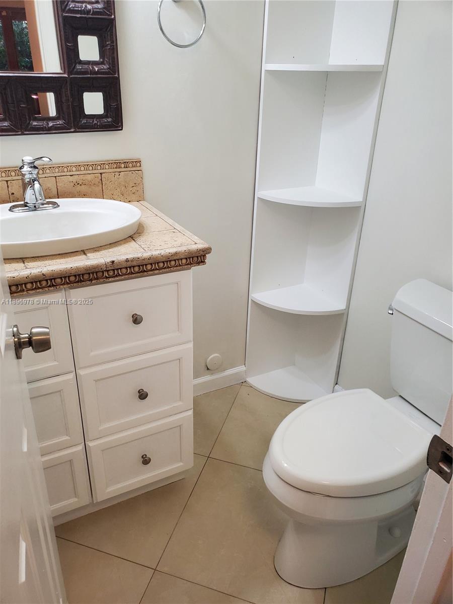 LINDGREN WEST - Residential