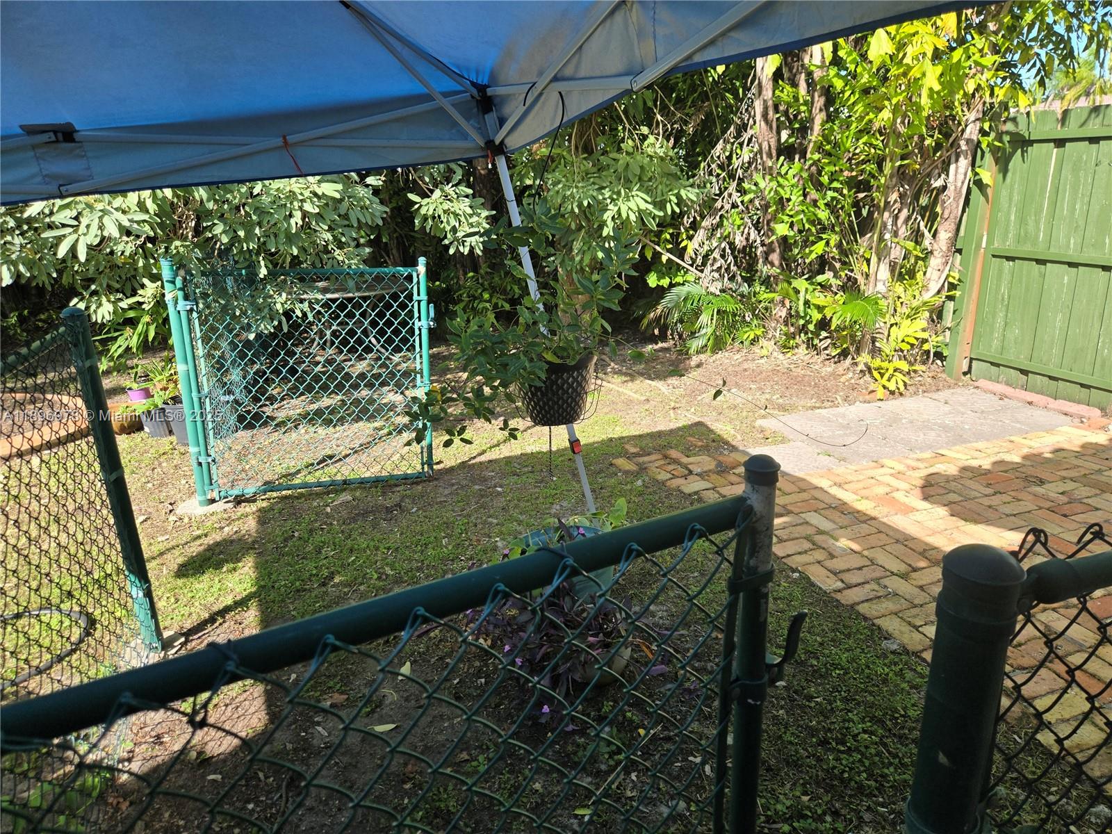 LINDGREN WEST - Residential