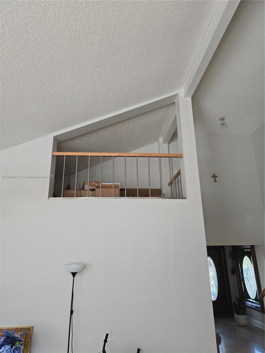 LINDGREN WEST - Residential