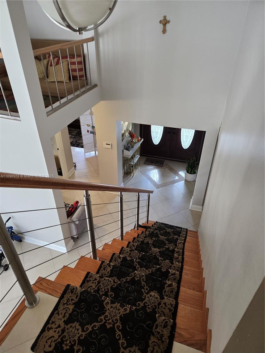 LINDGREN WEST - Residential