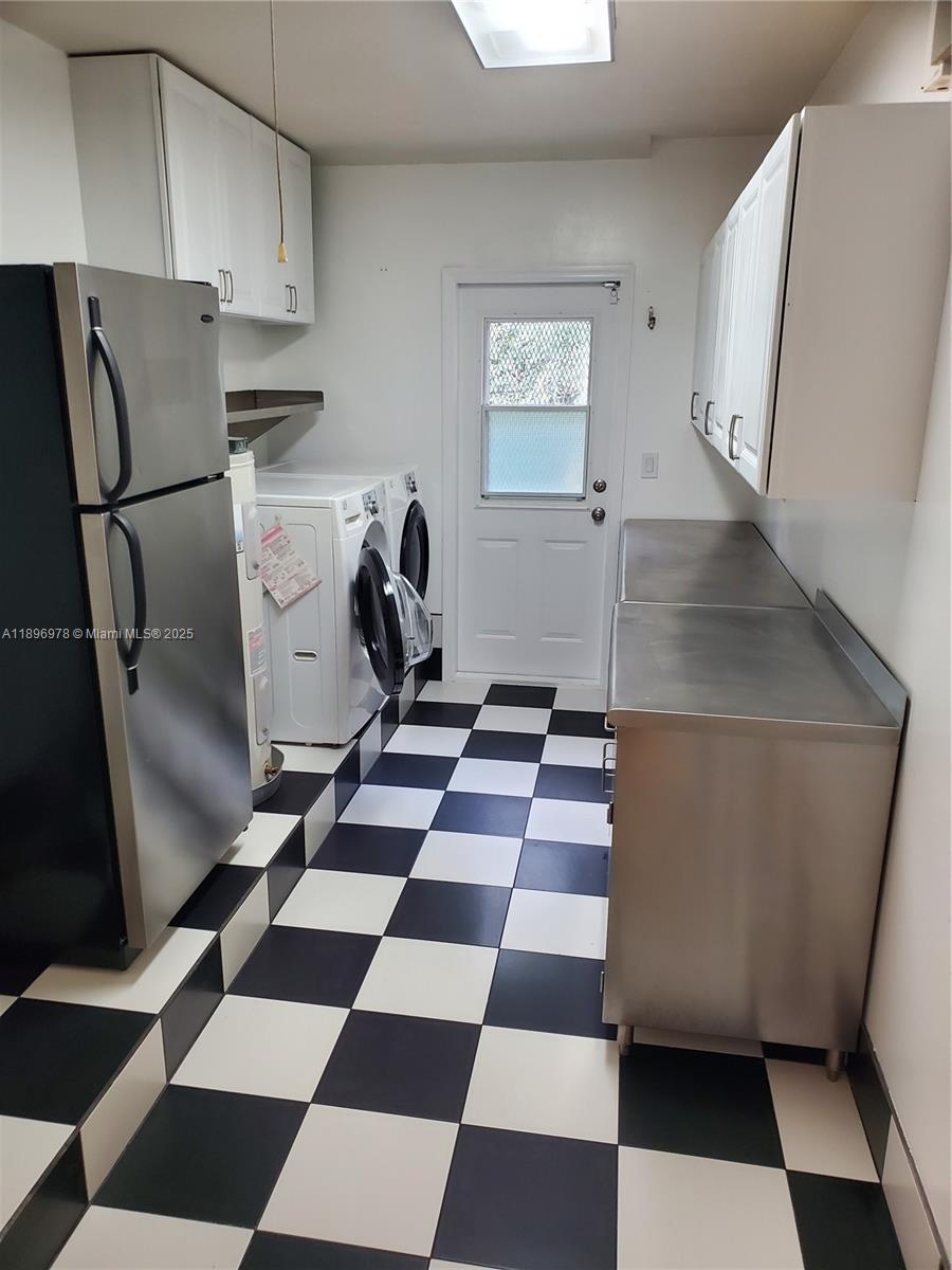 LINDGREN WEST - Residential