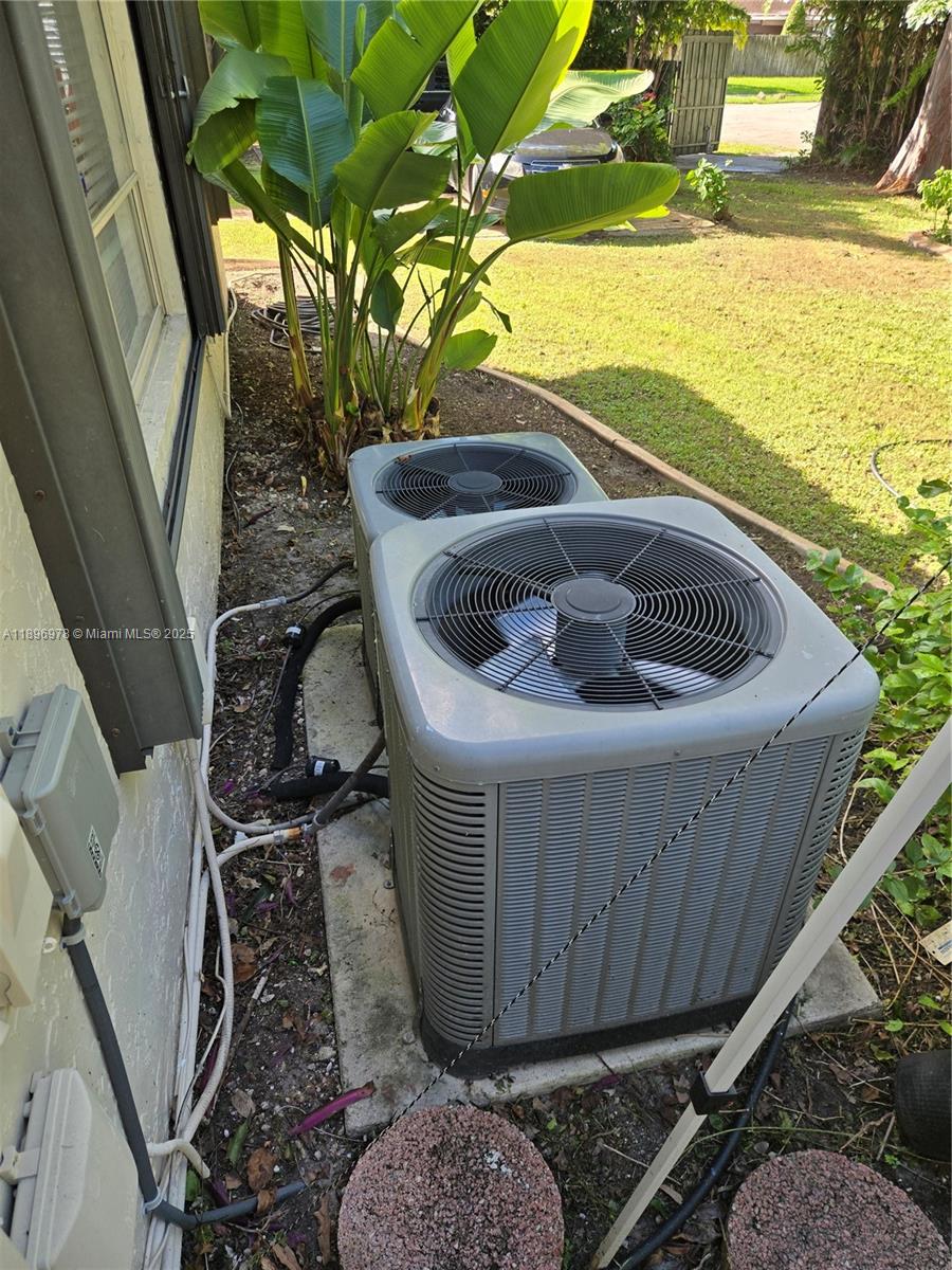 LINDGREN WEST - Residential