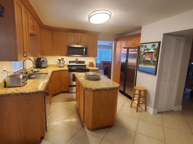 LINDGREN WEST - Residential