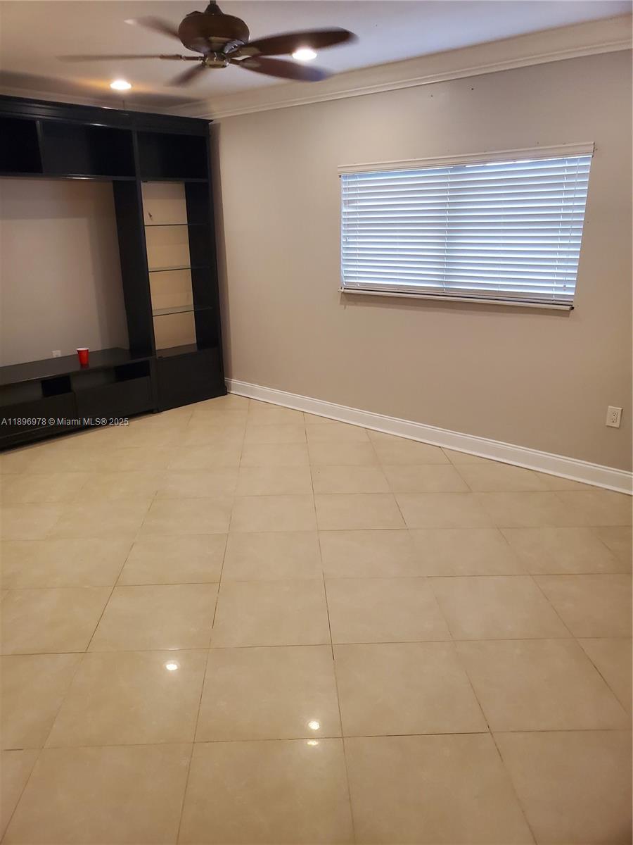 LINDGREN WEST - Residential