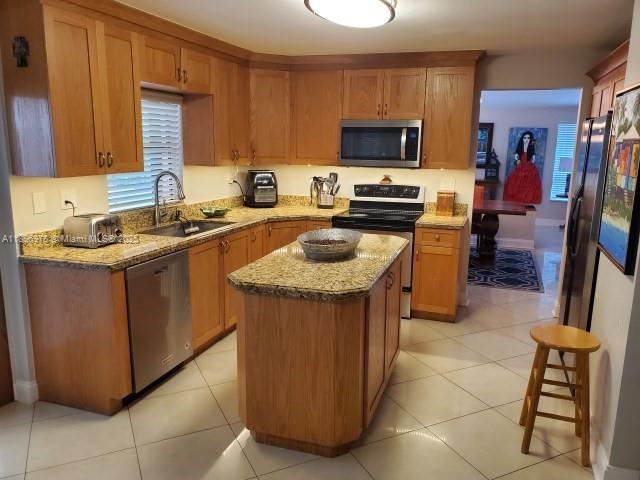 LINDGREN WEST - Residential