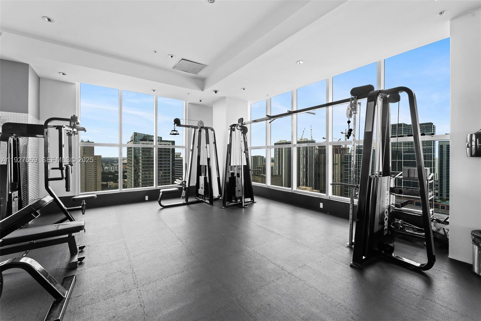 LOFT DOWNTOWN II COND - Residential