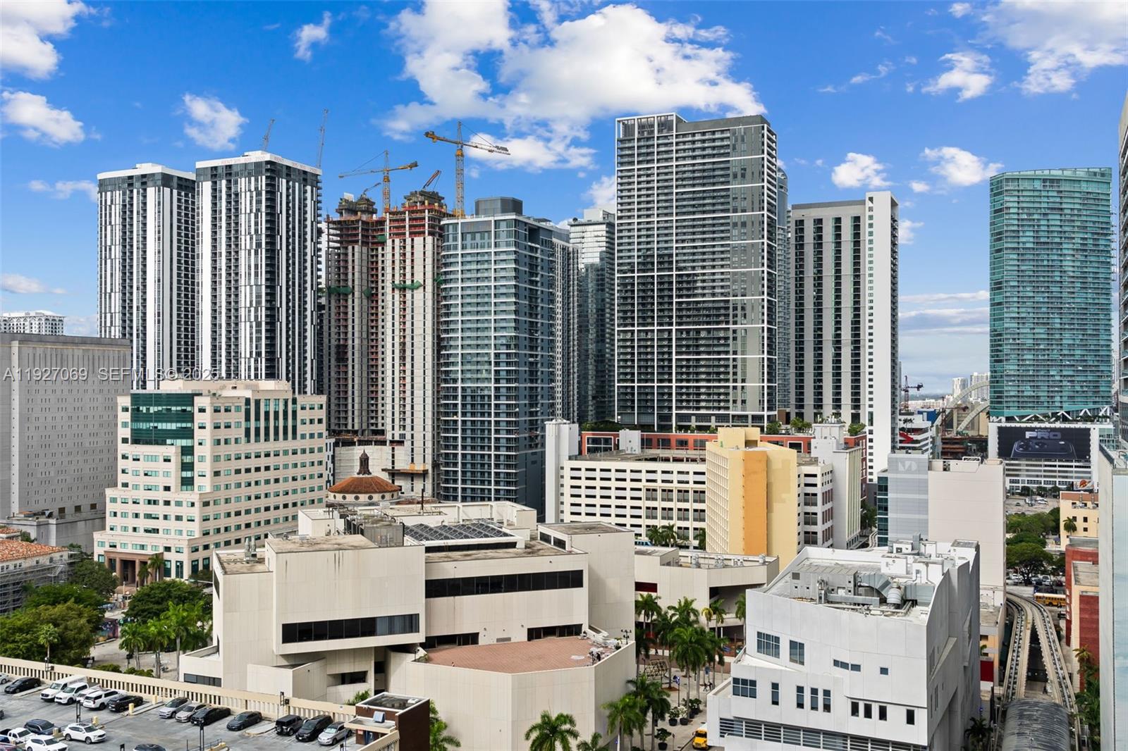 LOFT DOWNTOWN II COND - Residential