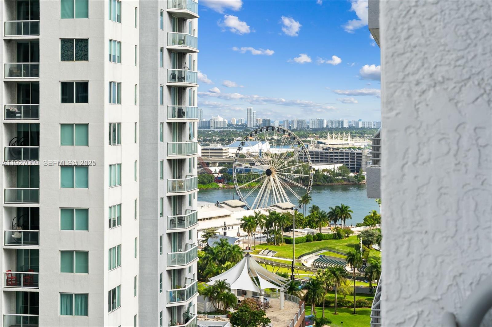 LOFT DOWNTOWN II COND - Residential