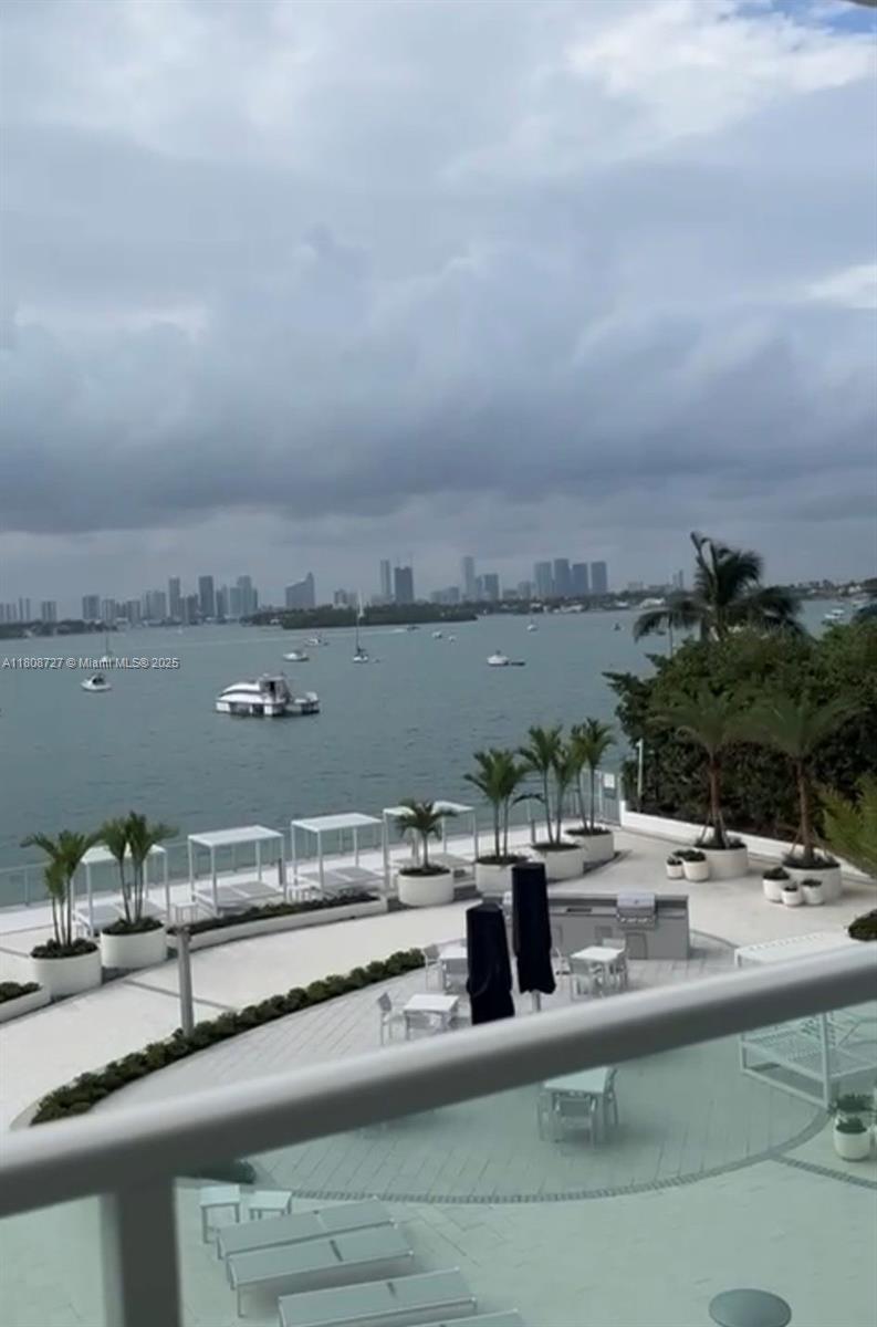 Rental Property at 1000 West Ave 314, Miami Beach, Miami-Dade County, Florida - Bedrooms: 1 
Bathrooms: 1  - $3,700 MO.