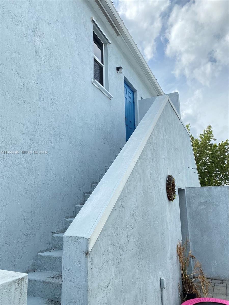 KENDALL COMMONS TOWNHOMES - Residential Lease