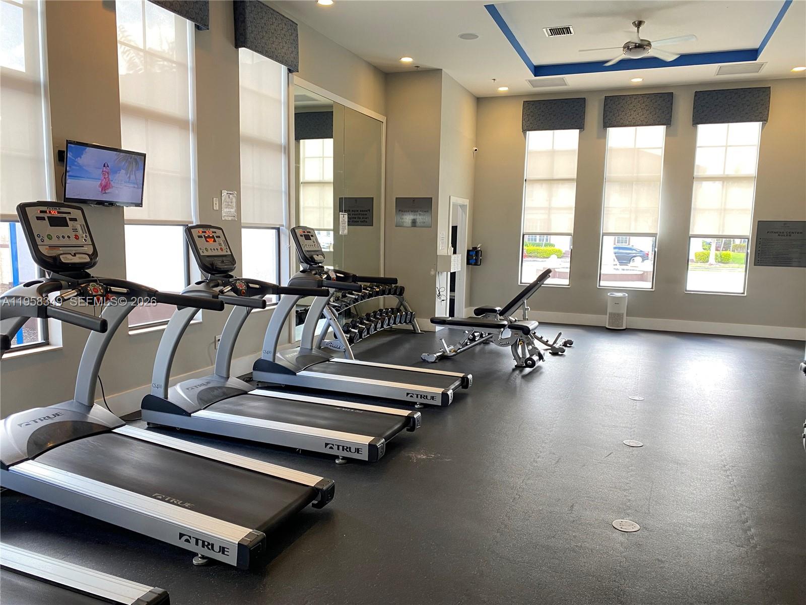 KENDALL COMMONS TOWNHOMES - Residential Lease