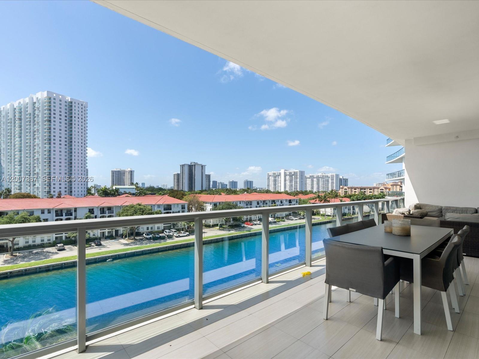 ECHO CONDO - Residential
