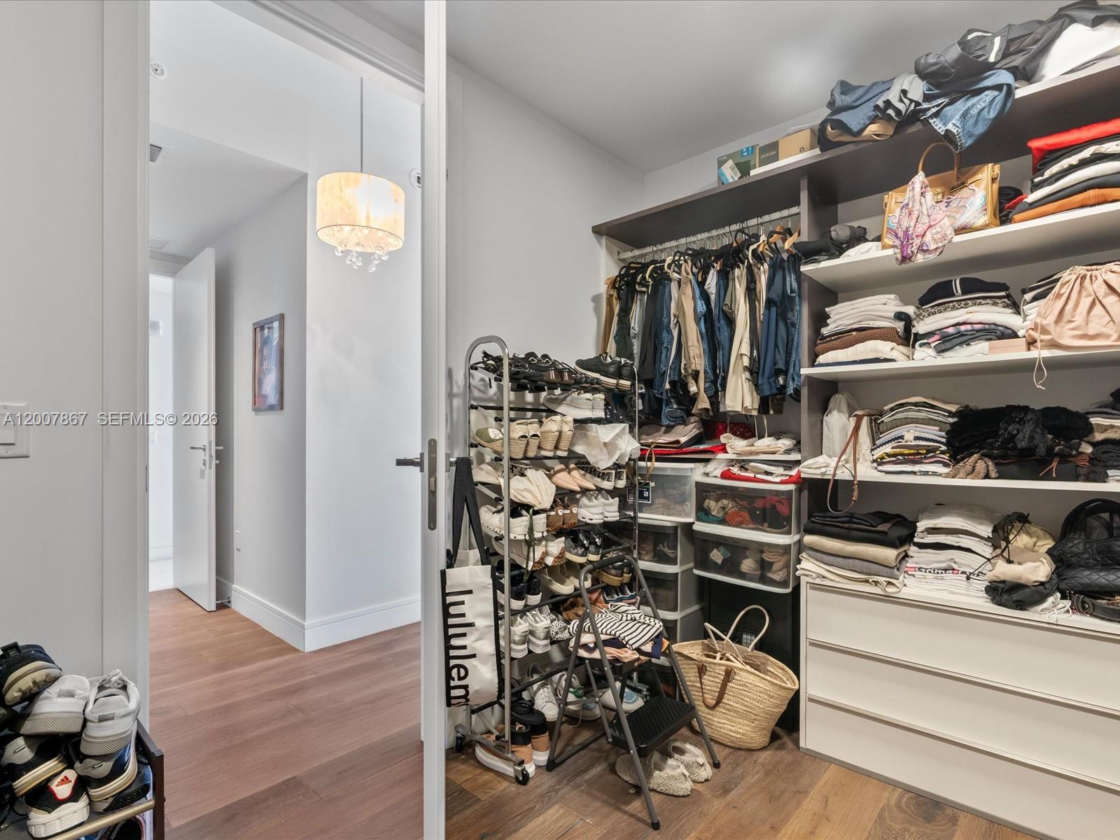 ECHO CONDO - Residential