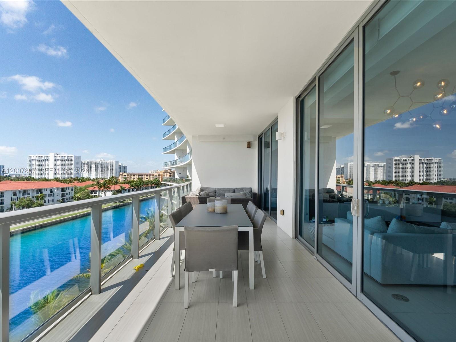 ECHO CONDO - Residential