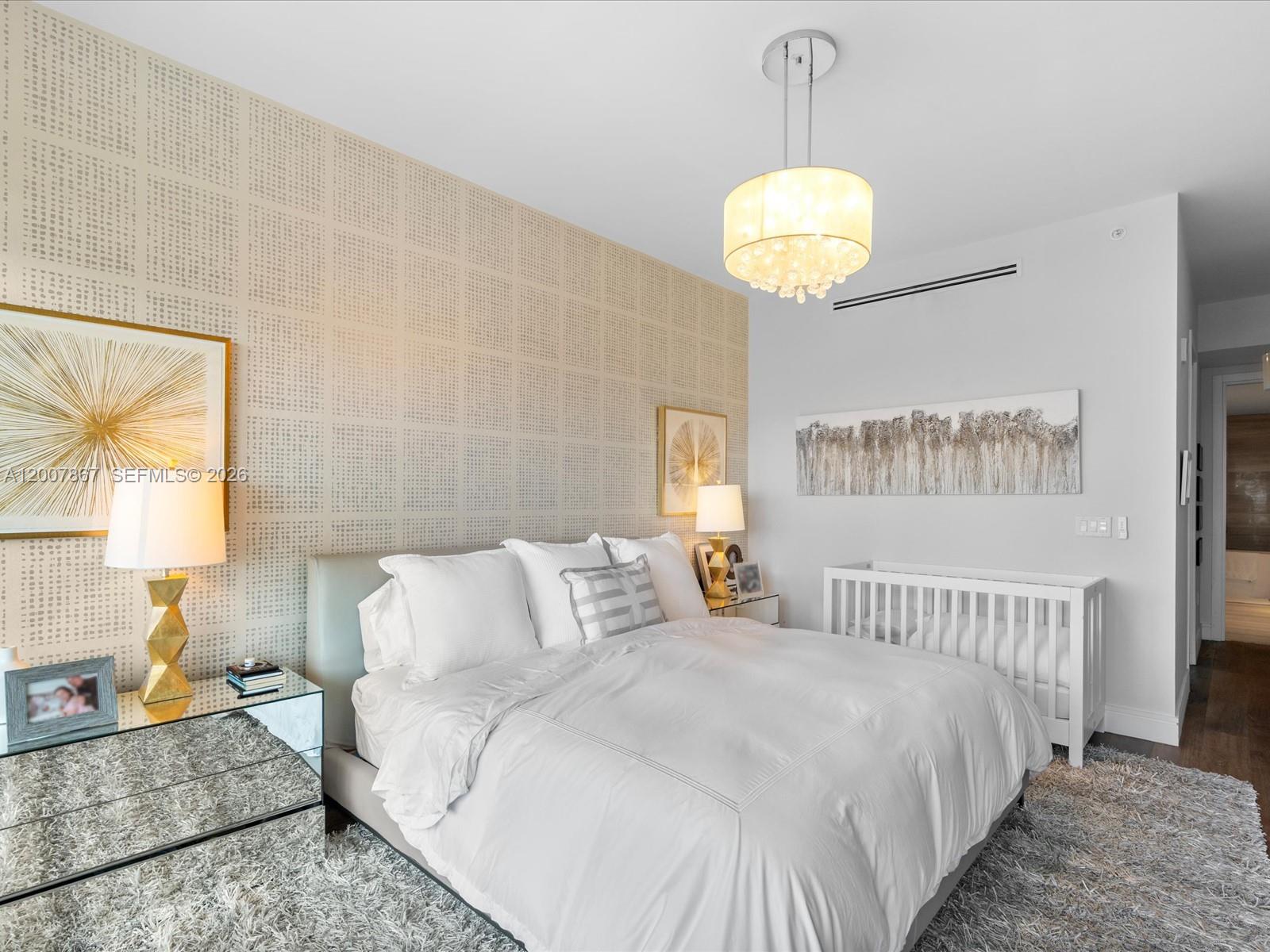 ECHO CONDO - Residential