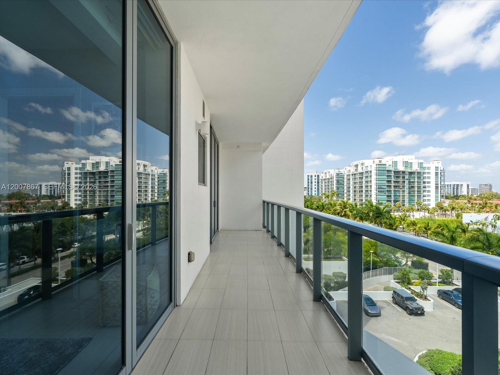 ECHO CONDO - Residential