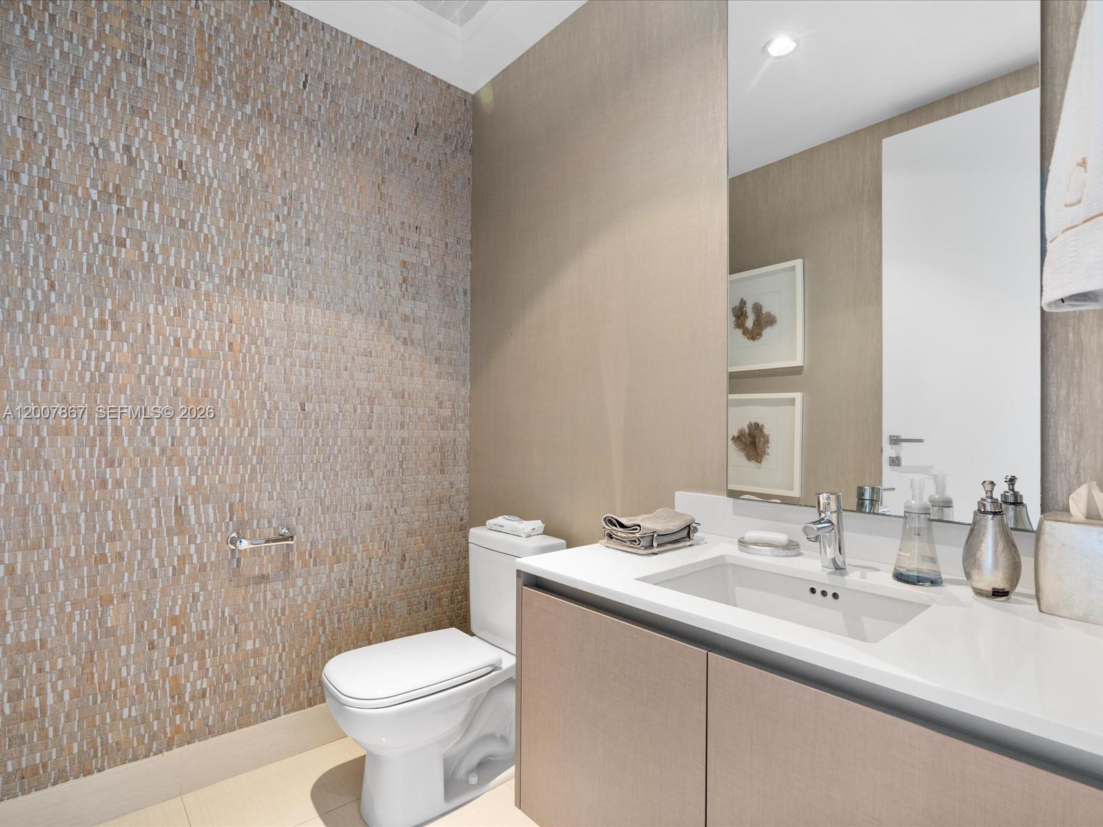 ECHO CONDO - Residential
