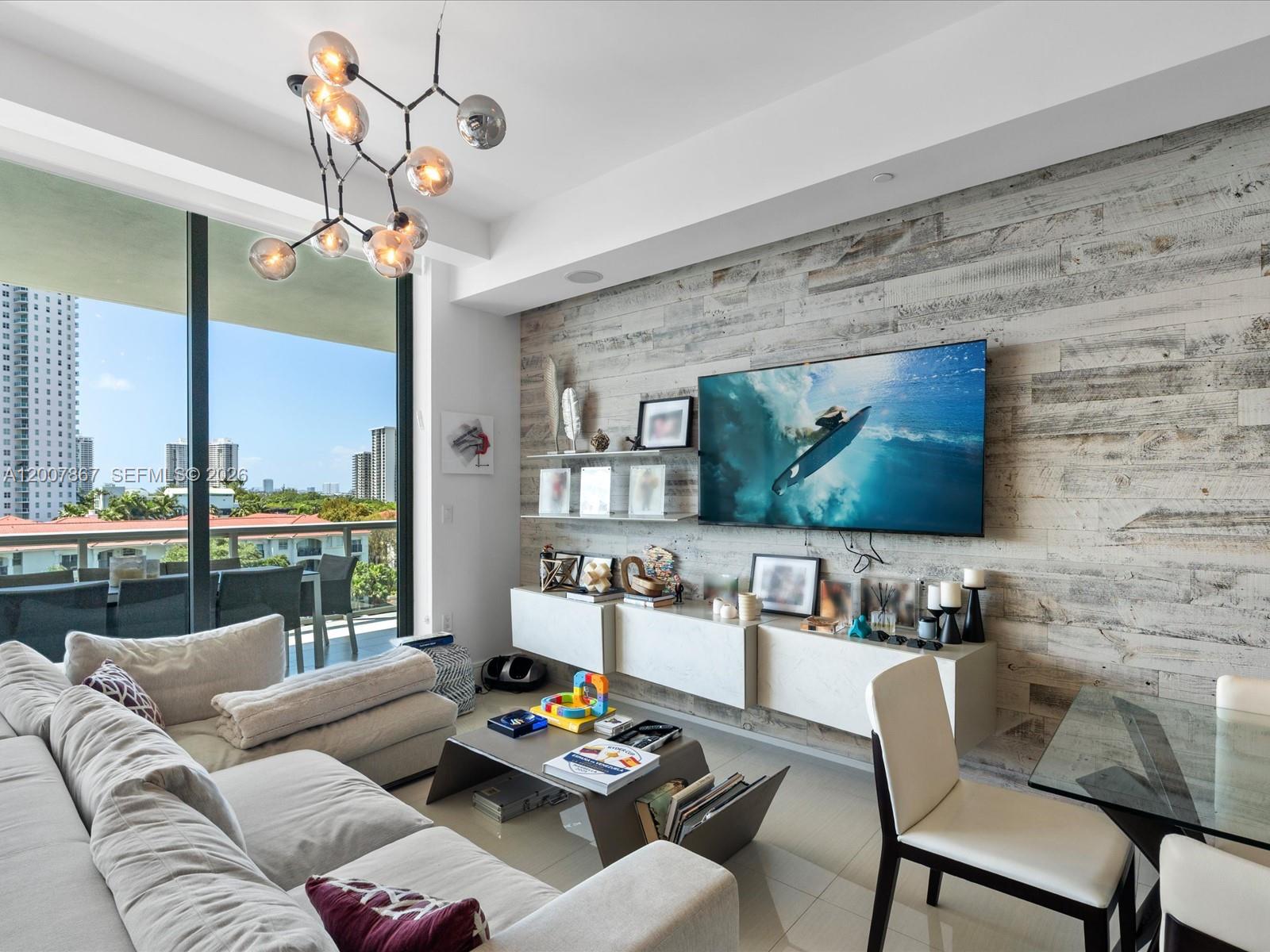 ECHO CONDO - Residential
