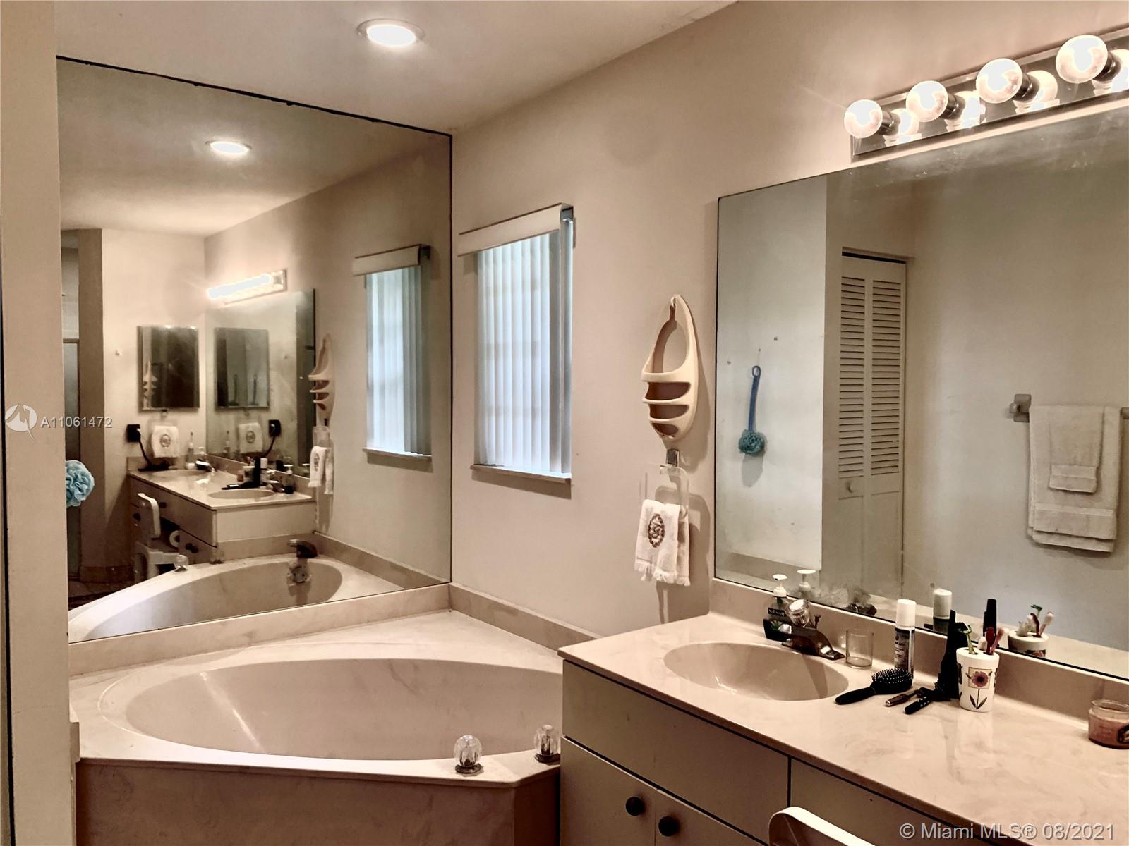 HIDDEN HAMMOCKS ESTATES - Residential