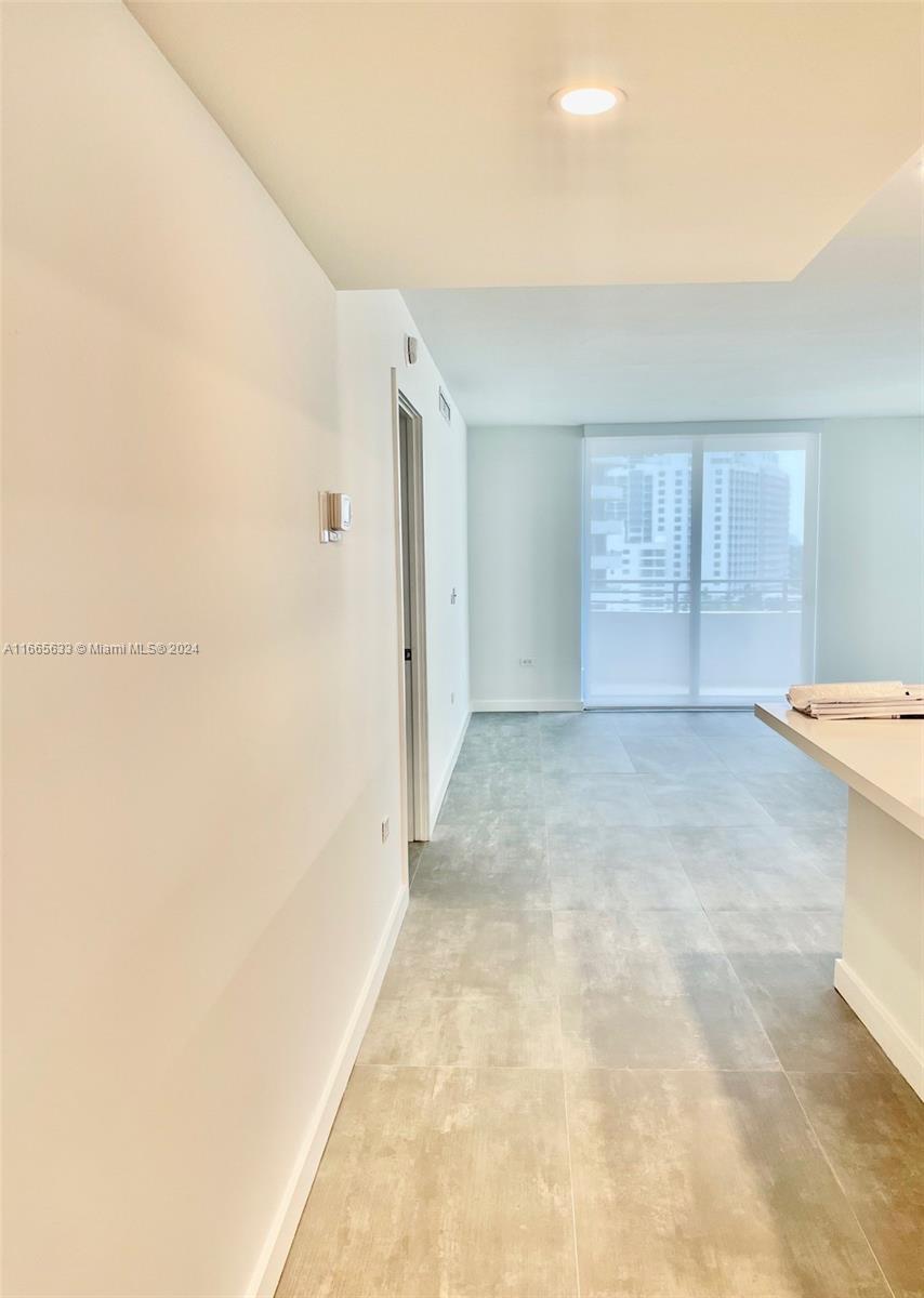 Rental Property at 5555 Collins Ave 9A, Miami Beach, Miami-Dade County, Florida - Bedrooms: 1 
Bathrooms: 2  - $3,400 MO.