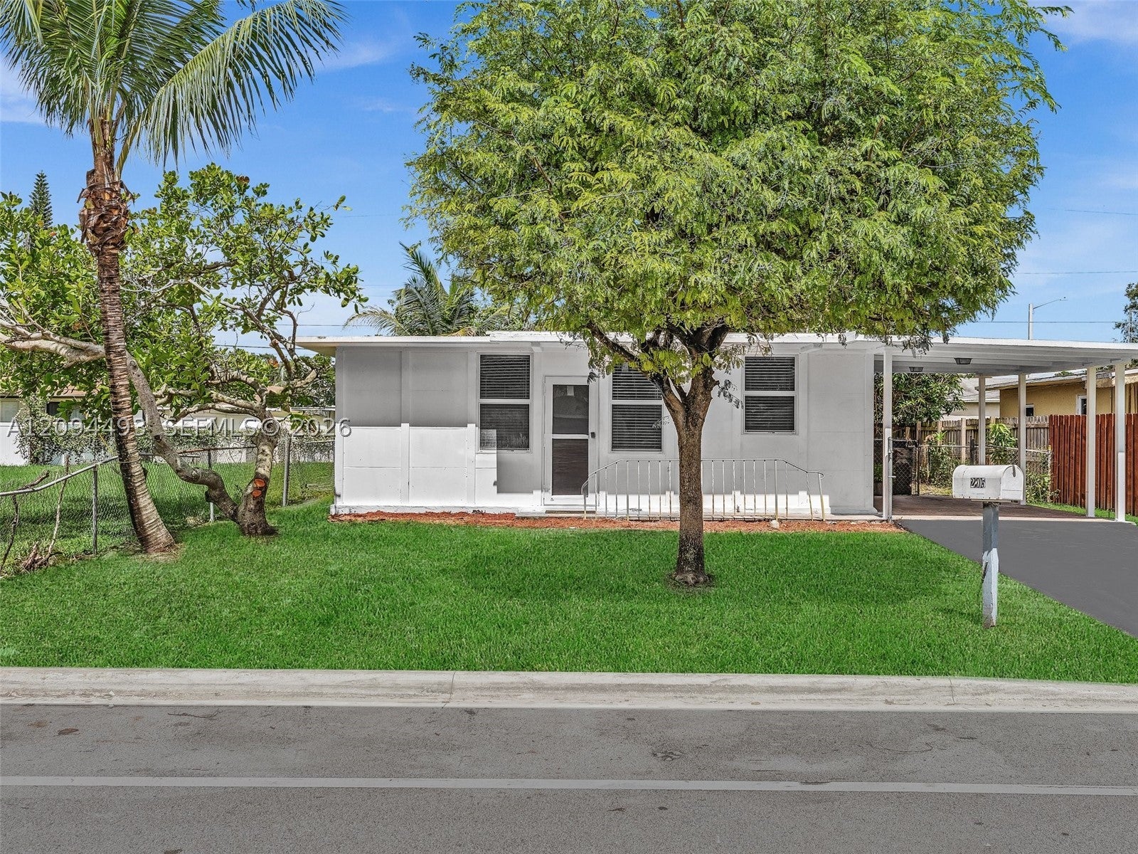 2805 NW 7th Ct