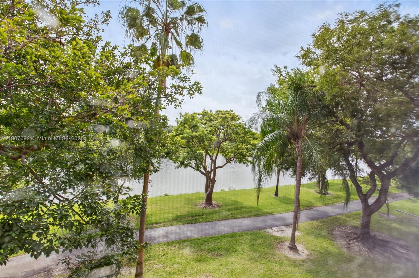 CYPRESS BEND CONDOMINIUM - Residential