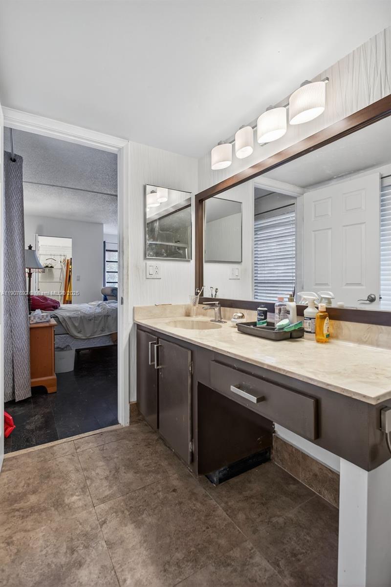 CYPRESS BEND CONDOMINIUM - Residential